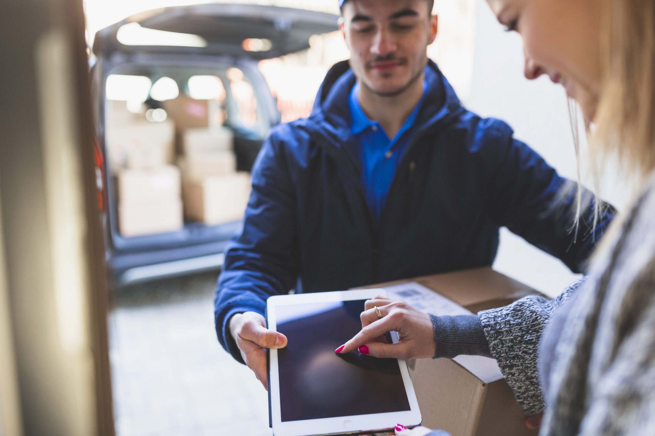 Entrega de paquete para e-commerce con servicio de Envíos Flex Mercado Libre